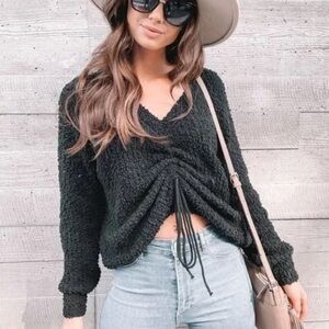 WOMEN'S LONG SLEEVE FRONT RUCHED TOP black